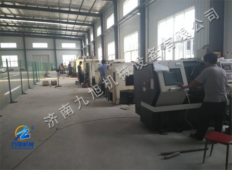配件數(shù)十臺(tái)數(shù)控設(shè)備生產(chǎn)車(chē)間(圖1) 配件數(shù)十臺(tái)數(shù)控設(shè)備生產(chǎn)車(chē)間